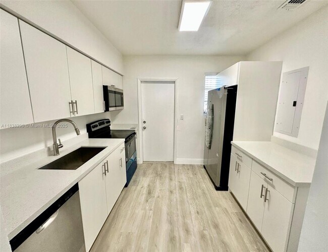 Building Photo - 1533 NW 53rd St