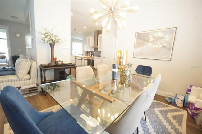 Foto del edificio - 8815 Royal Enclave Blvd