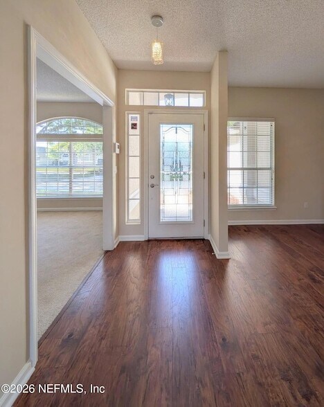 Foto del edificio - 12171 Basalt Dr N