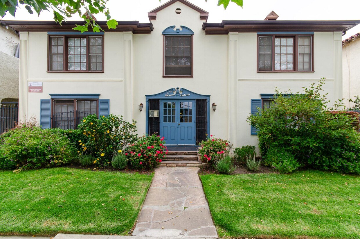 Foto principal - 236 S Sycamore Ave