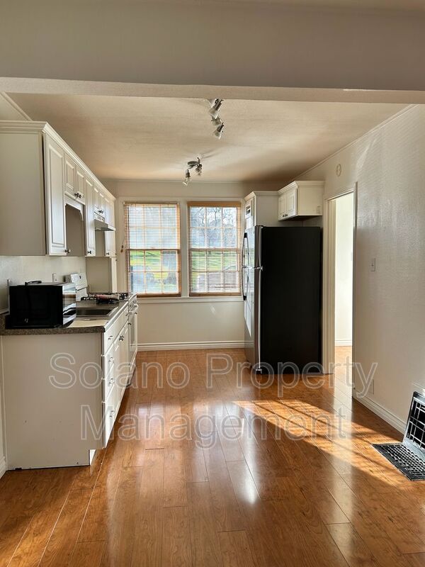 Building Photo - 20 Selfridge St