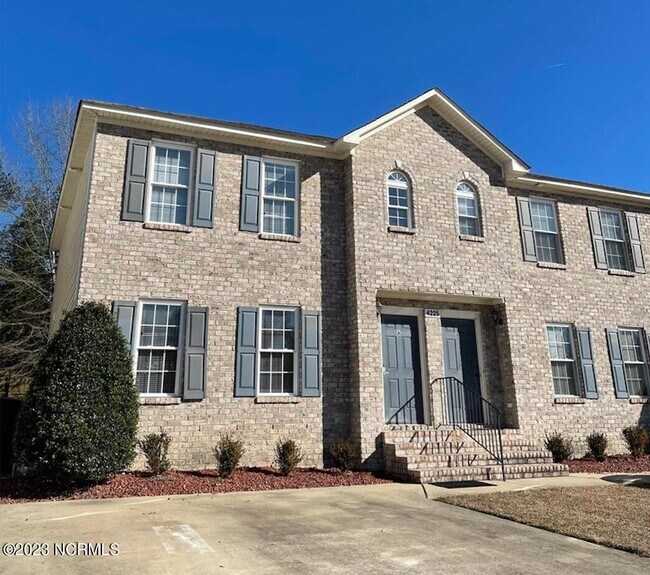 Building Photo - 4225 Brook Creek Ln