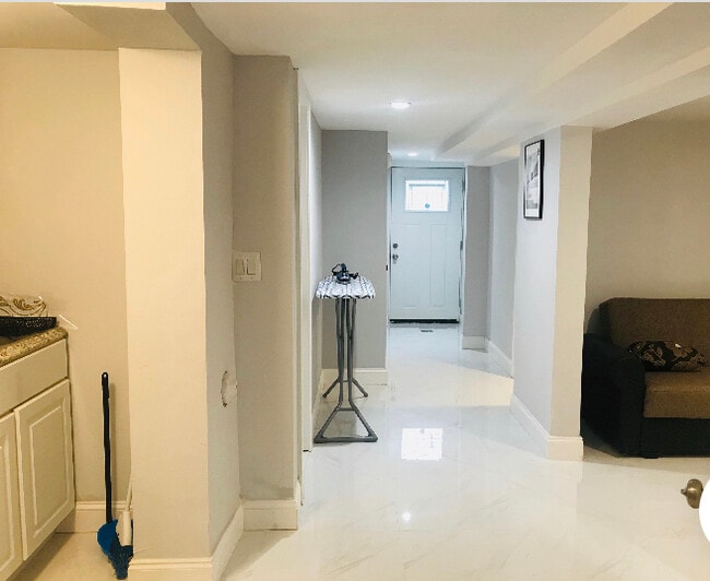 21726 138th Rd, Springfield Gardens, NY 11413 House for Rent in