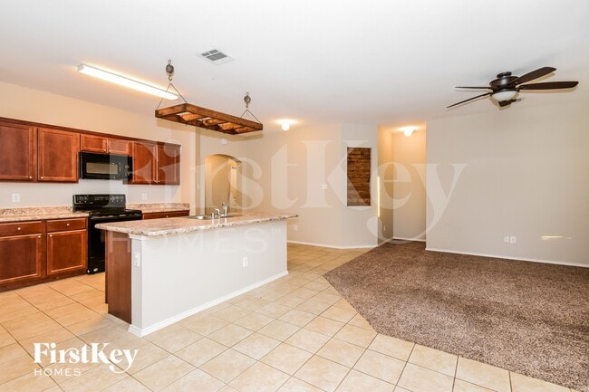 Building Photo - 513 Azalea Dr