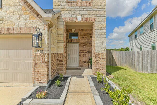 Building Photo - 15203 Lake Powell Dr