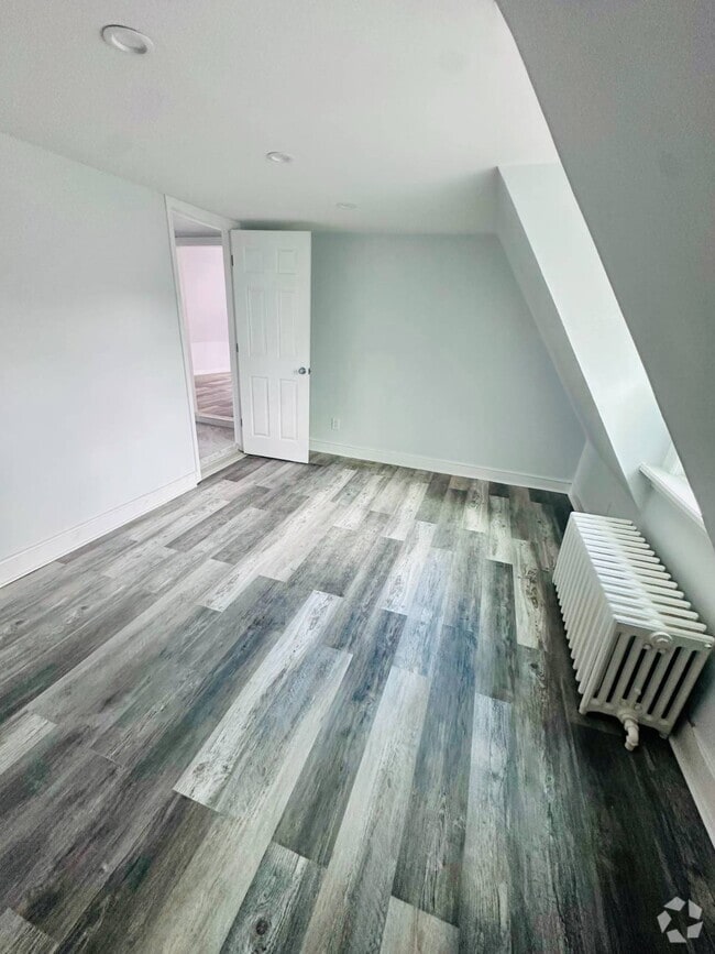 Building Photo - 80 Cedarhurst Ave