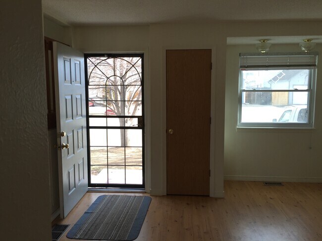 Foto del edificio - 4561 S Buckley Way