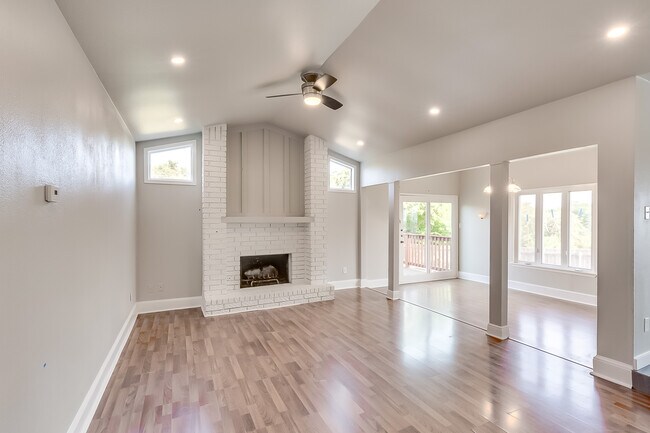 Building Photo - 506 Stonebridge Dr