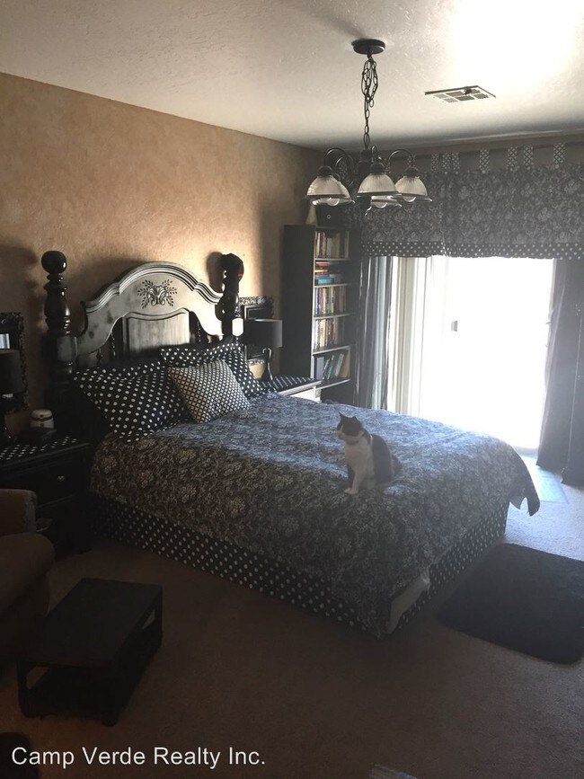 Foto del edificio - 3 br, 2 bath House - 139 W. Head St.