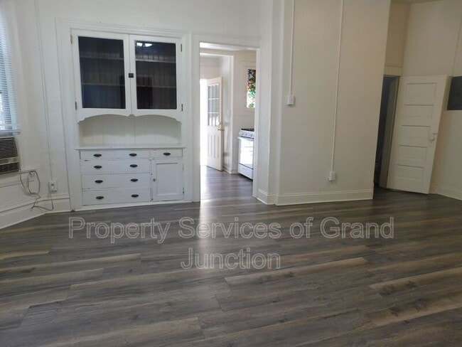 Building Photo - 816 Grand Ave