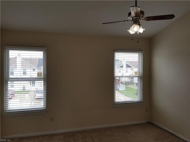 Building Photo - Landstown Lakes