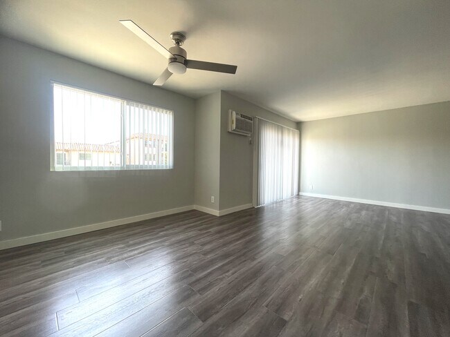 Building Photo - 10973 Palms Blvd