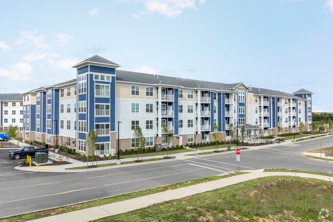 Building Photo - The Ironwood at Waldorf Station