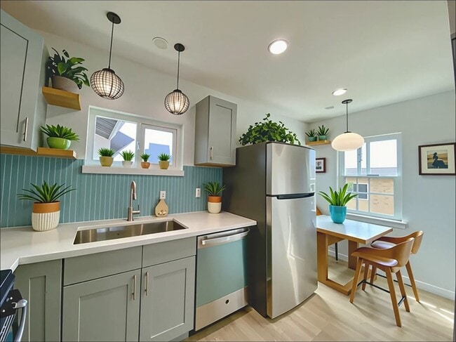 Building Photo - 11702 Dorothy St