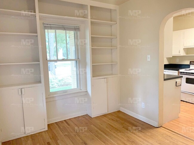 Building Photo - 645 S Loomis Ave