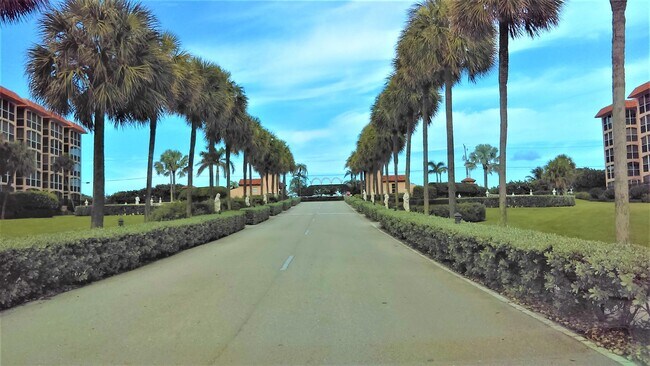 Foto del edificio - 2871 N Ocean Blvd