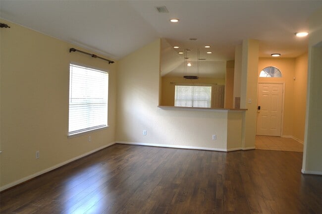 Building Photo - 18011 Rose Hill Park Ln