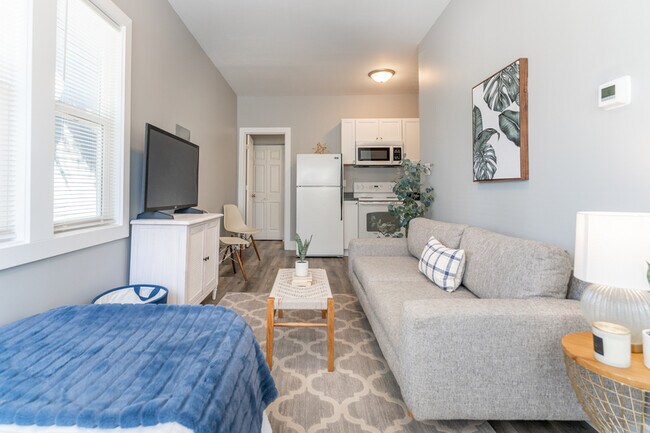 Foto del edificio - 2831 N Kenwood Ave