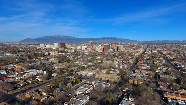 Foto del edificio - 1300 Coal Ave SW