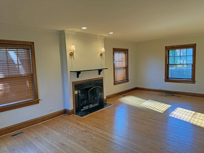 Foto del edificio - 366 E Wisconsin Ave