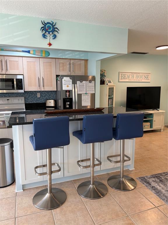 Foto del edificio - 14531 Walsingham Rd