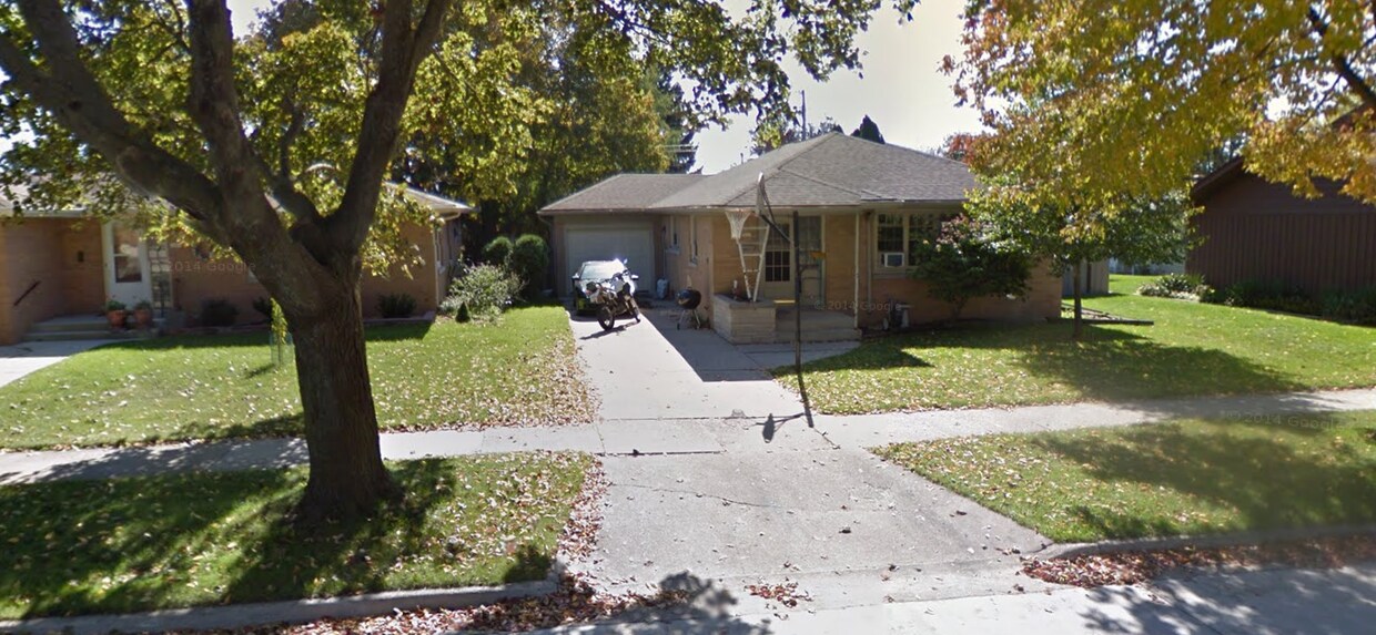 2413 Broadway Ave, Sheboygan, WI 53081 House Rental in Sheboygan, WI