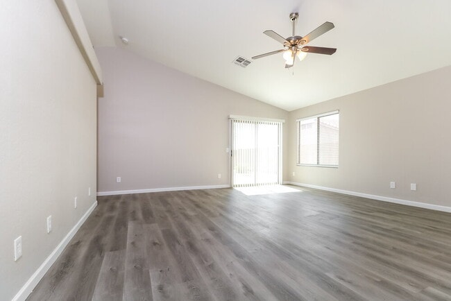 Foto del edificio - 5807 S 248th Ln