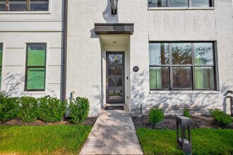 Building Photo - 1113 Paige St