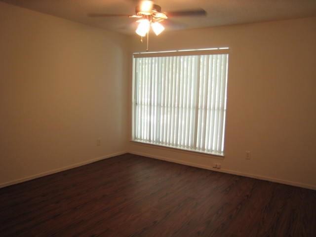 Foto del edificio - 10544 Stone Canyon Rd