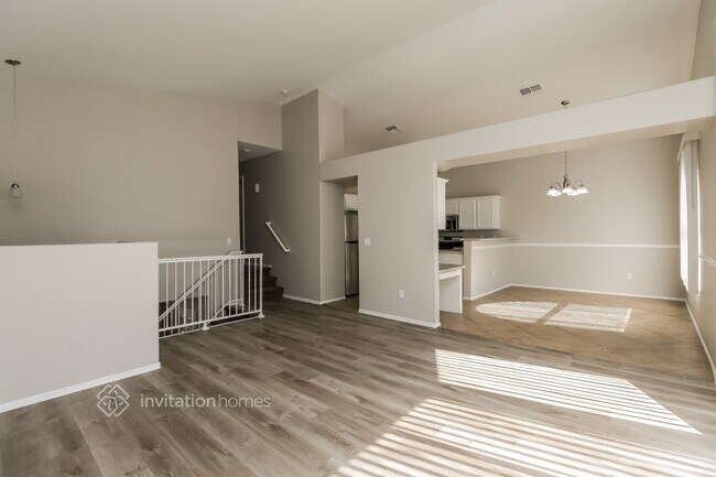 Foto del edificio - 4645 E Towne Ln