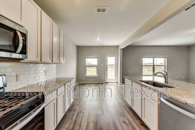 Foto del edificio - 1812 Liam Dr