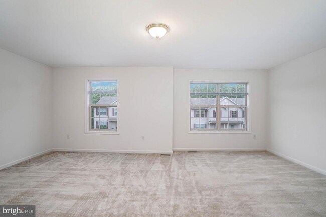 Foto del edificio - 6383 Creekbend Dr