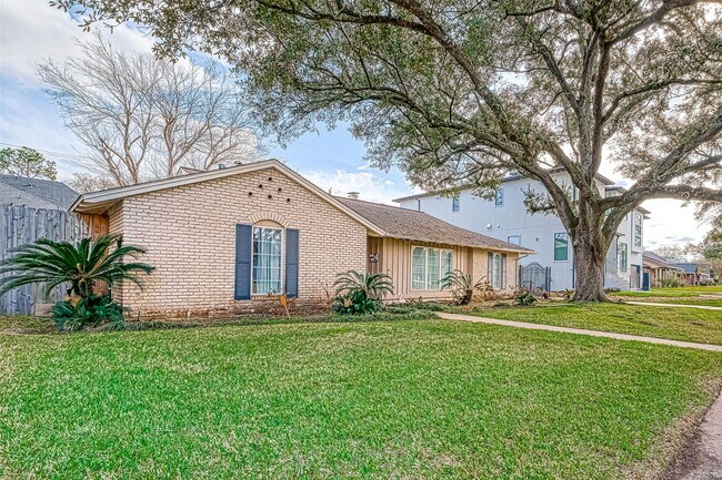 Foto del edificio - 5027 Yarwell Dr