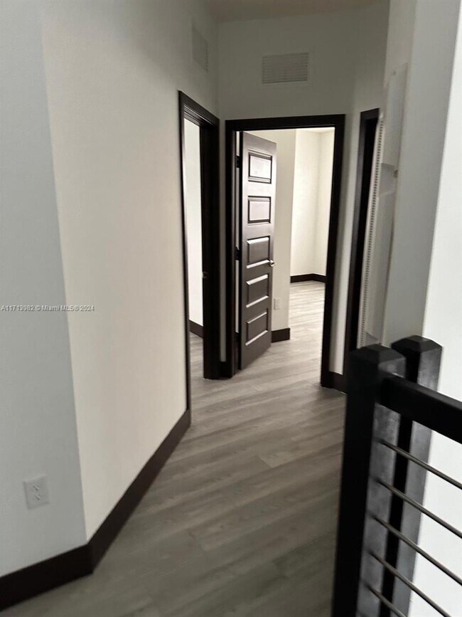 Foto del edificio - 8775 NW 159th St
