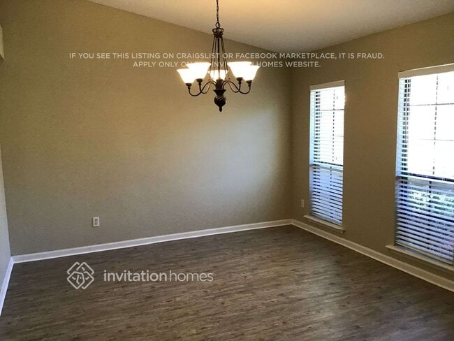 Building Photo - 10890 Birchard Ln