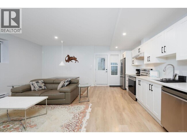 Building Photo - Ground floor-1462 MITCHELL STREET