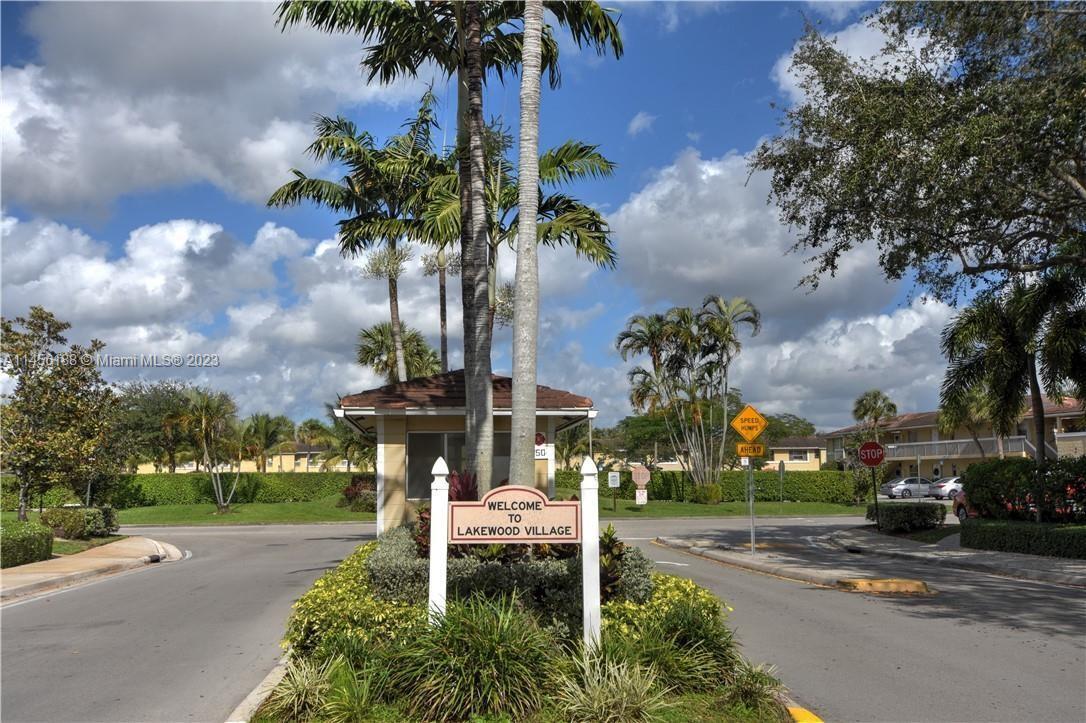 Primary Photo - 10124 Twin Lakes Dr