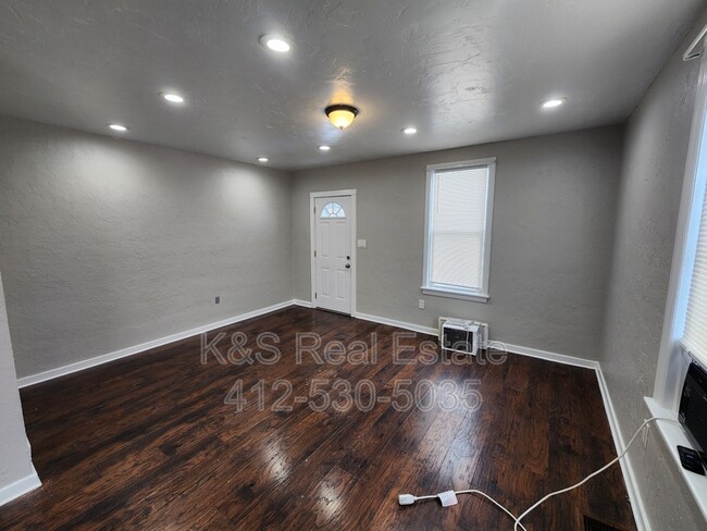 Foto del edificio - 717 Ellsworth Ave