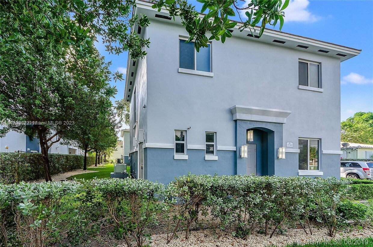 Primary Photo - 2730 SW 26th St