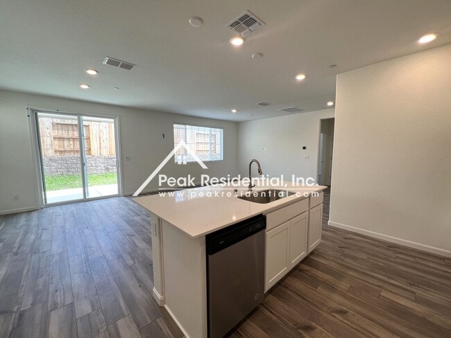 Building Photo - Brand New 3bd/2ba Folsom Home-Must See!