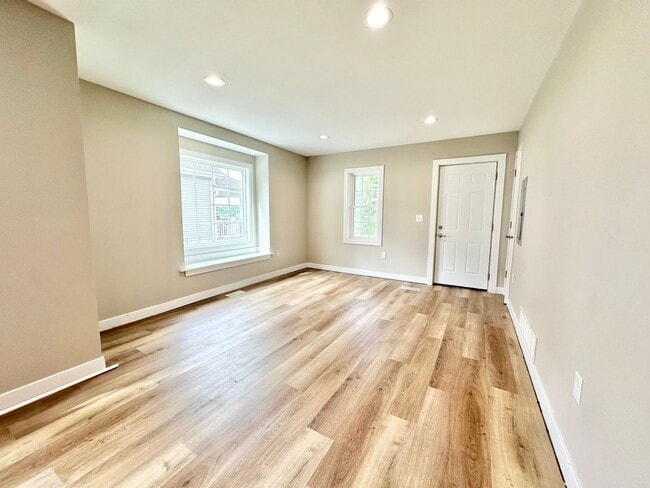 Building Photo - 1284/1284A N 68th Street