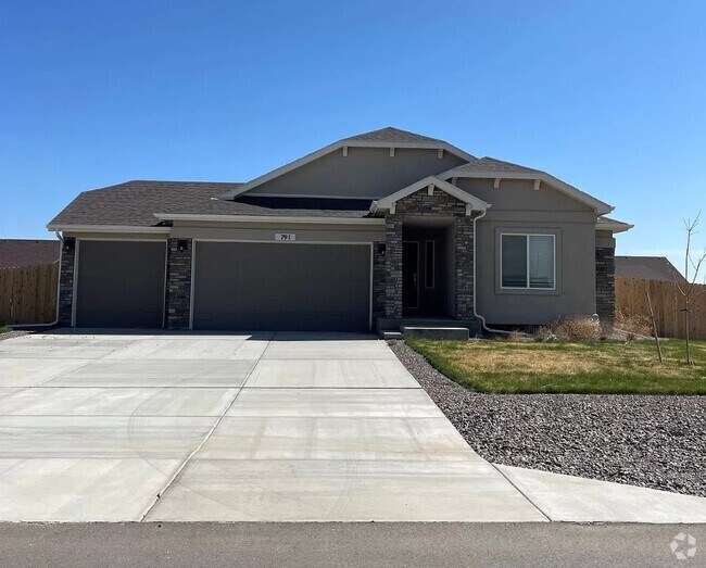 Apartments For Rent in Pueblo West, CO with Utilities Included 1