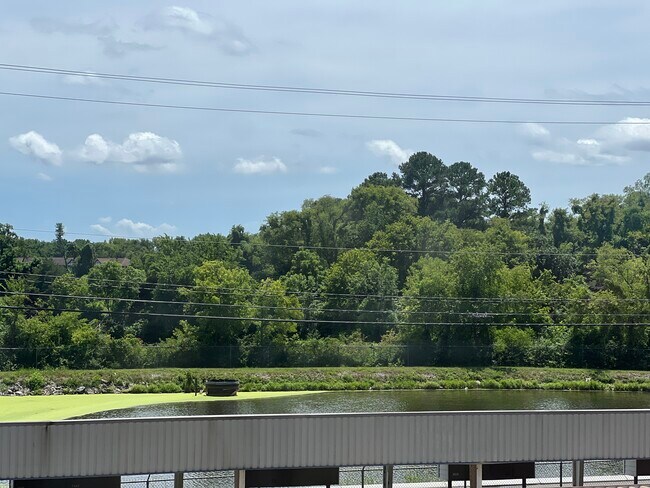 Building Photo - 200 Sanders Ferry Rd