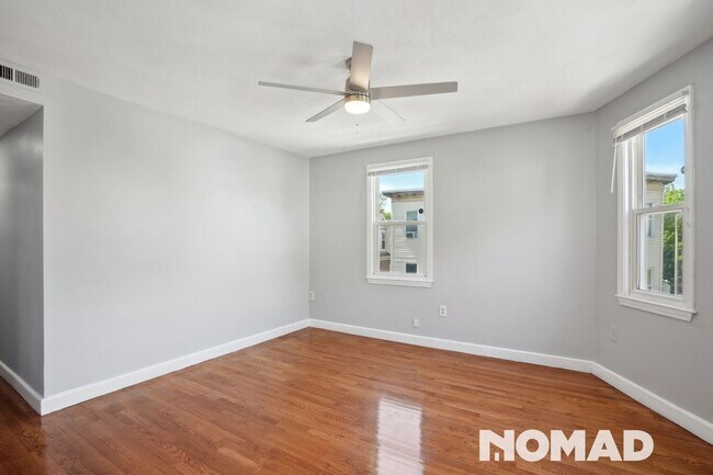 Building Photo - Charming 4BR Duplex in Dorchester