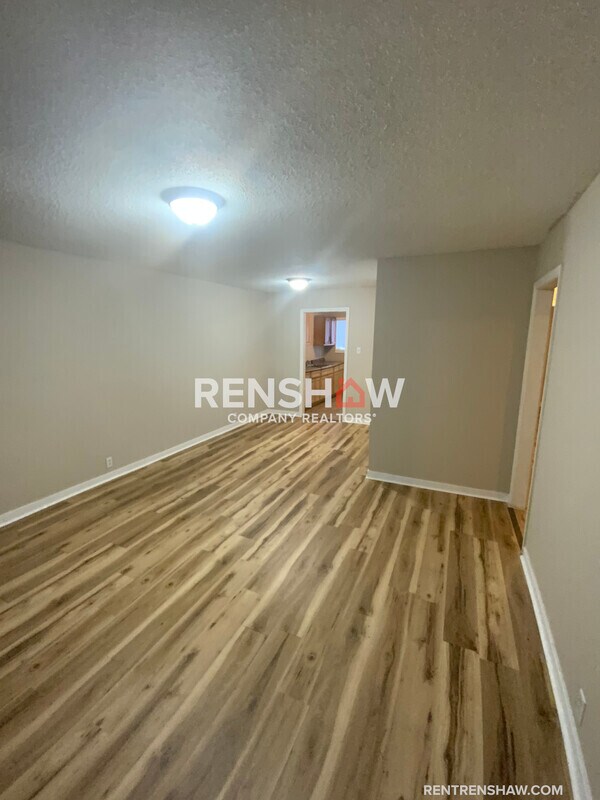 Foto del edificio - 907 Harrell Ave