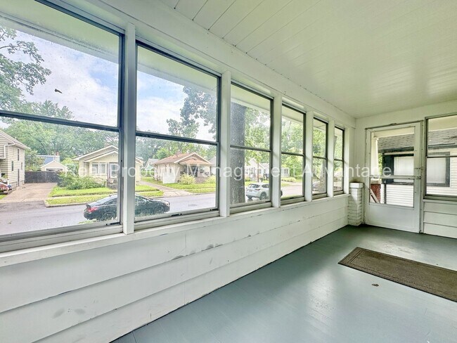 Foto del edificio - 541 Pearson St