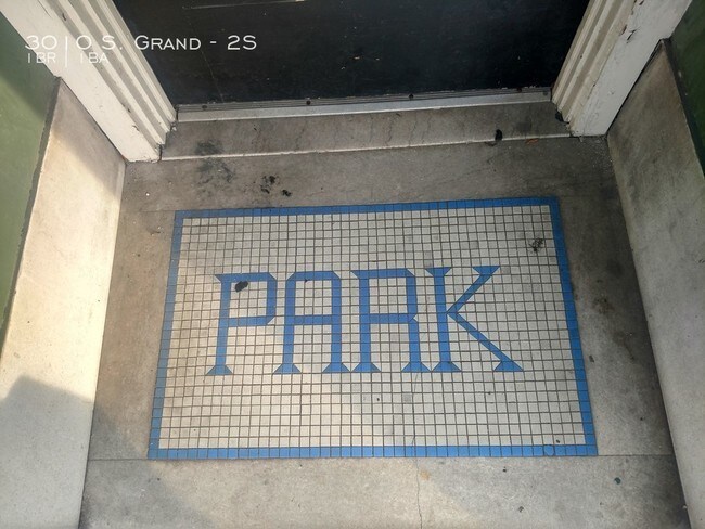 Foto del edificio - 3010 S Grand Blvd