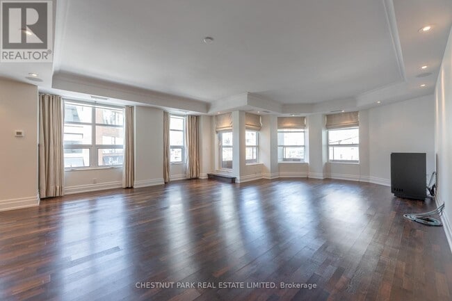 Building Photo - 68 Yorkville Ave
