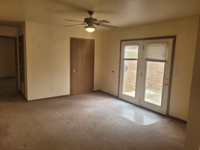 Building Photo - 16880 Huntington Ln