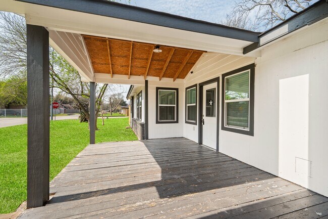 Building Photo - 2222 Peppermill Rd